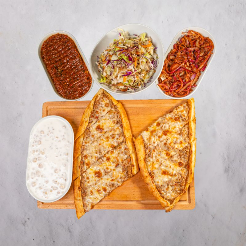 Kıymalı Kaşarlı Pide