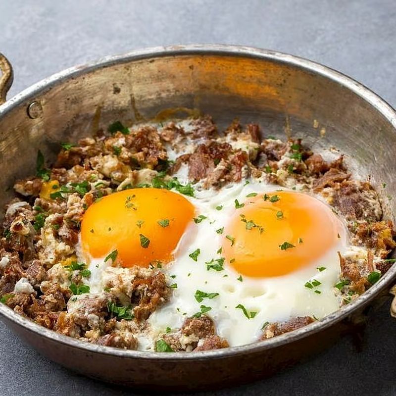 Eggs with kavurma