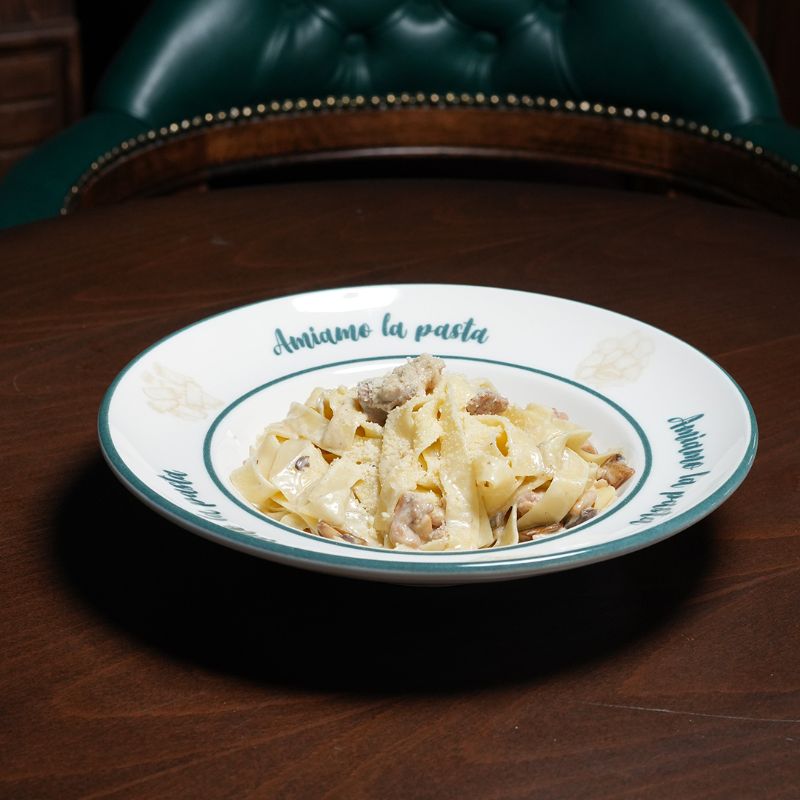 Fettuccine Alfredo with chicken and mushrooms