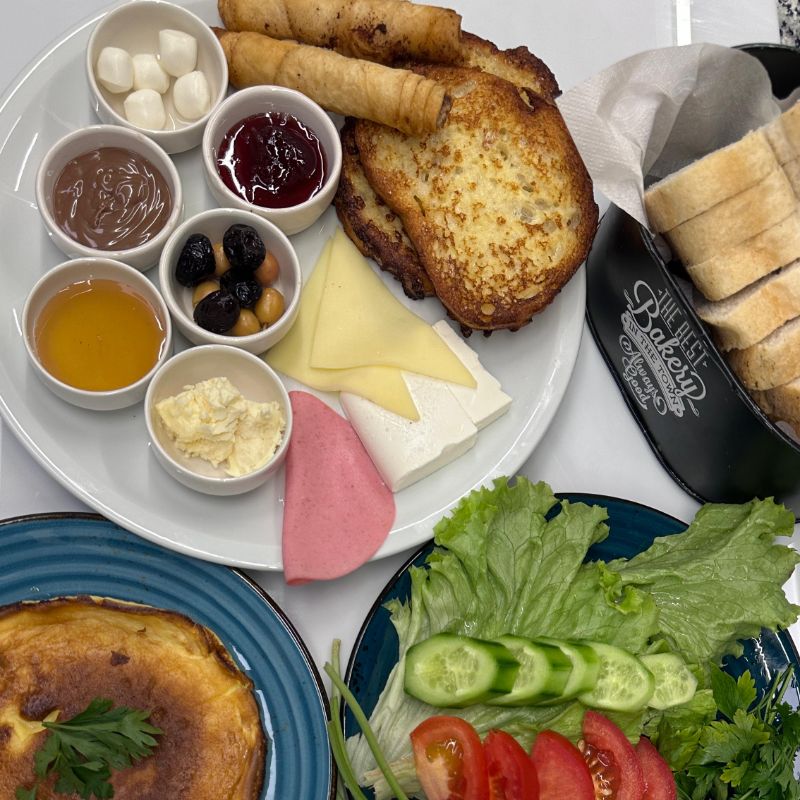 Madam's Breakfast (Serpme)